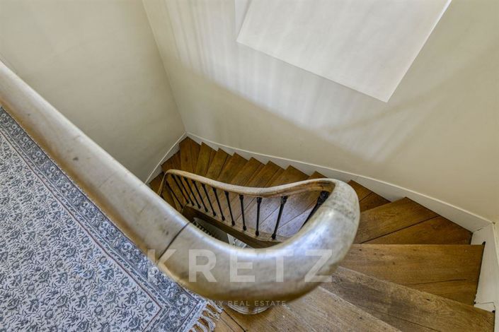 Image No.9-5 Bed House for sale