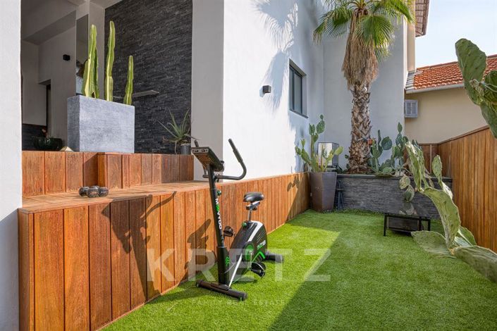 Image No.19-4 Bed House for sale