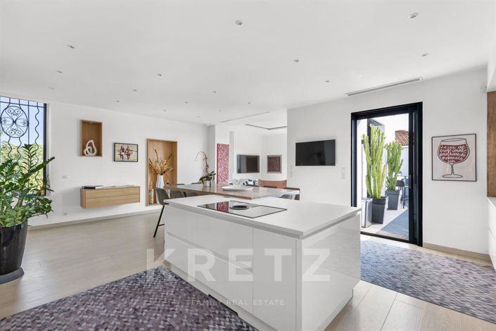 Image No.8-4 Bed House for sale