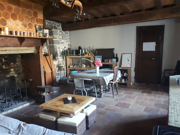 Image No.6-8 Bed House for sale