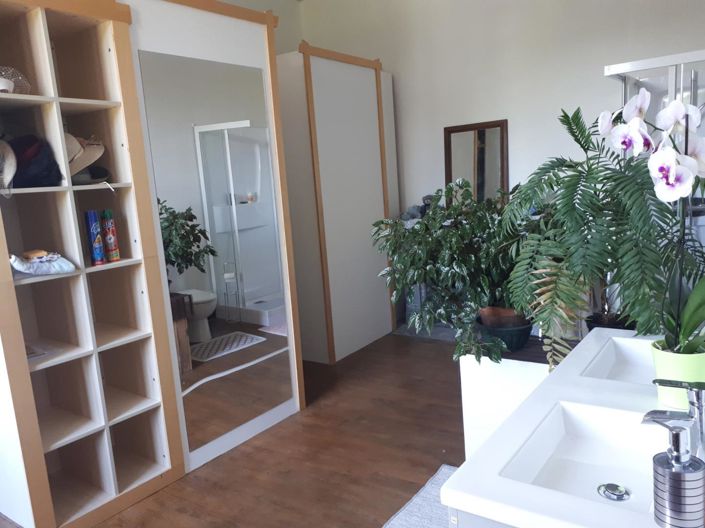 Image No.7-8 Bed House for sale