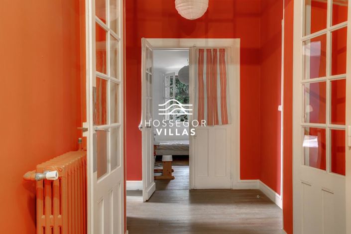 Image No.10-11 Bed House for sale