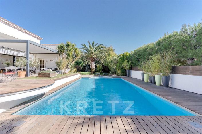 Image No.11-5 Bed House for sale