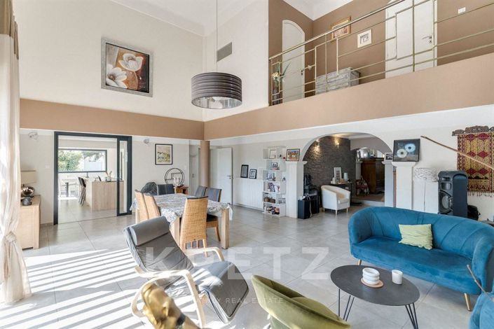 Image No.4-5 Bed House for sale