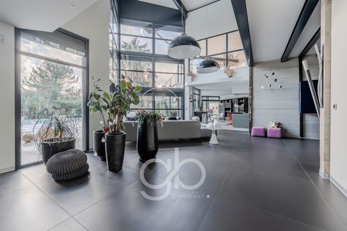 Image No.12-5 Bed House for sale