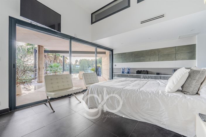 Image No.14-5 Bed House for sale