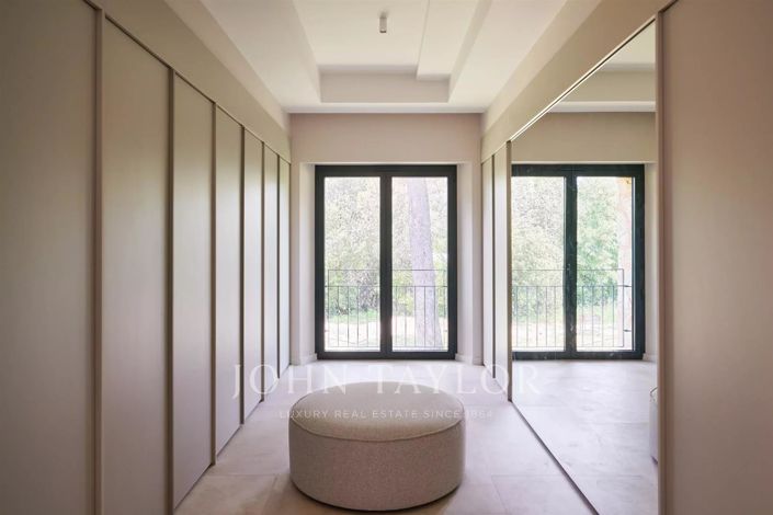 Image No.10-6 Bed House for sale