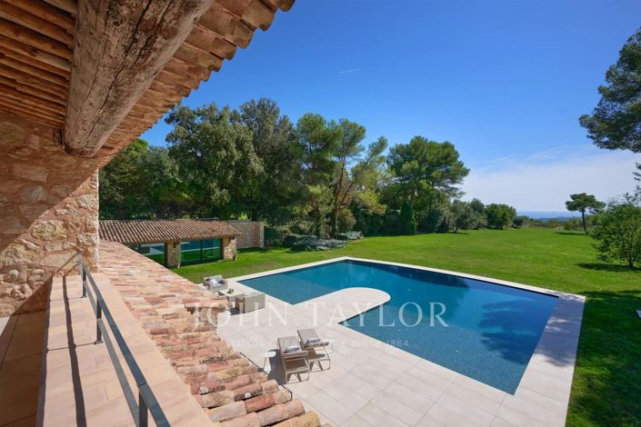 Image No.2-6 Bed House for sale