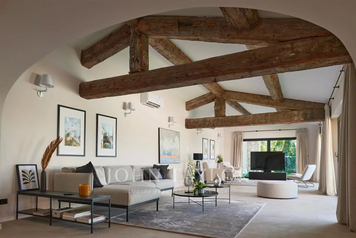 Image No.6-6 Bed House for sale