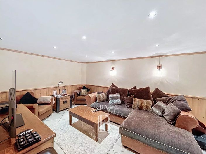 Image No.32-4 Bed House for sale