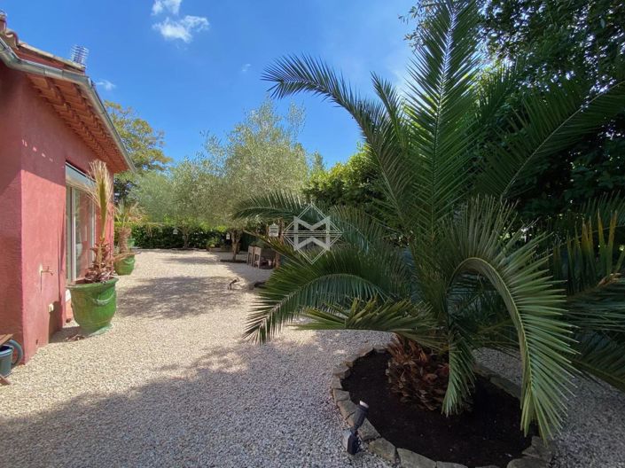 Image No.6-2 Bed House for sale