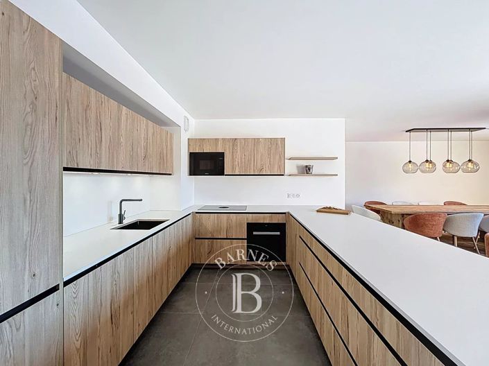 Image No.17-5 Bed Apartment for sale