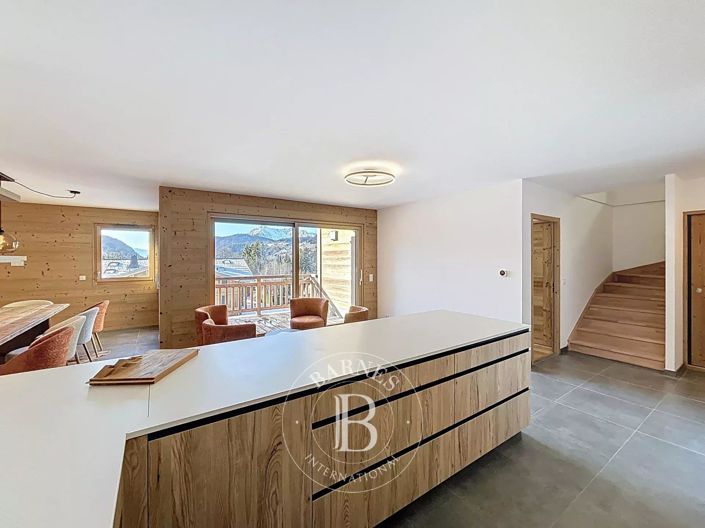 Image No.18-5 Bed Apartment for sale