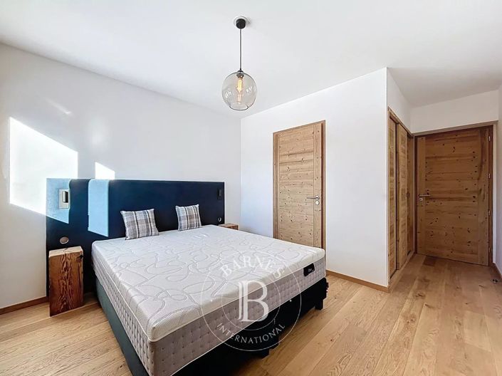 Image No.20-5 Bed Apartment for sale