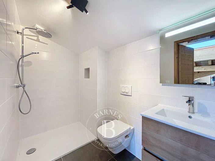 Image No.27-5 Bed Apartment for sale