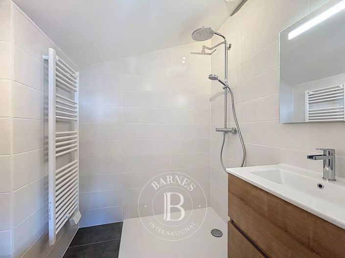 Image No.31-5 Bed Apartment for sale