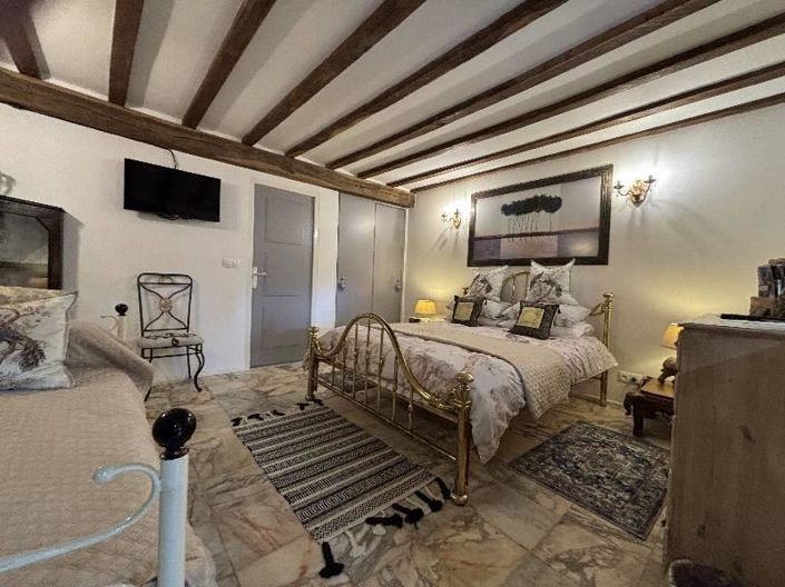 Image No.9-5 Bed House for sale