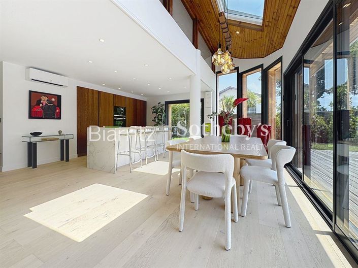 Image No.3-4 Bed House for sale