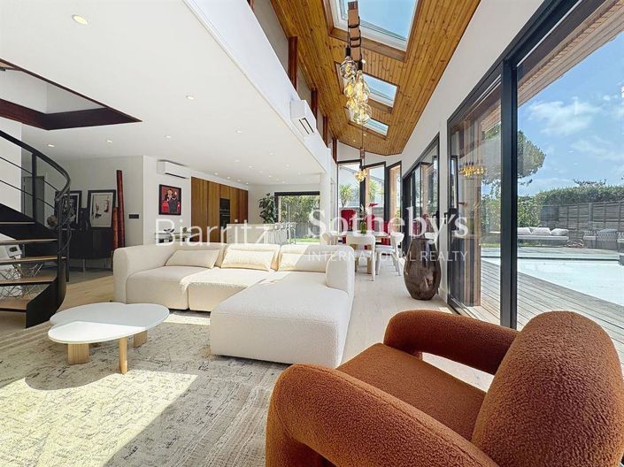 Image No.4-4 Bed House for sale