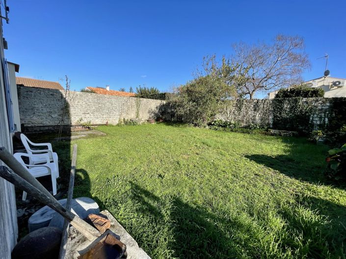 Image No.10-3 Bed House for sale