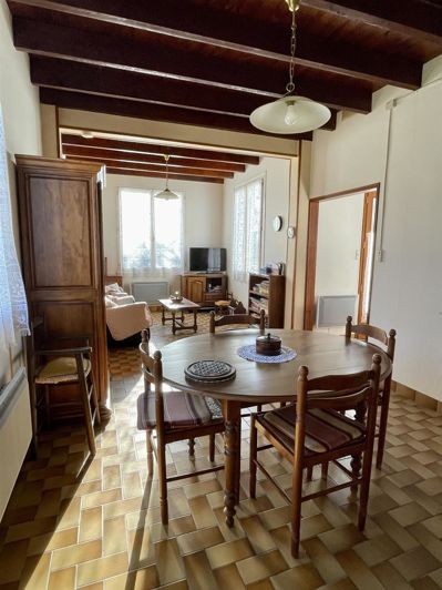 Image No.11-3 Bed House for sale