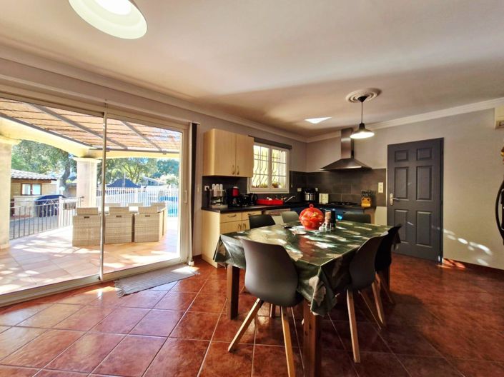 Image No.8-4 Bed House for sale