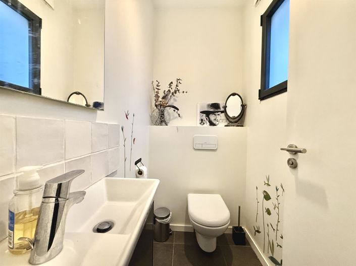 Image No.6-4 Bed House for sale