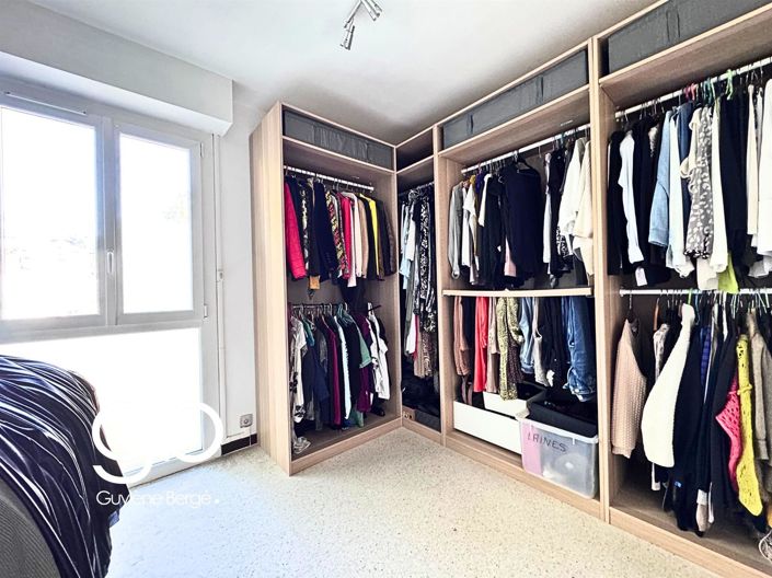 Image No.11-5 Bed House for sale