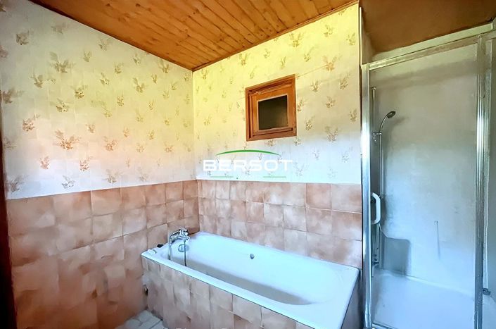 Image No.10-3 Bed House for sale