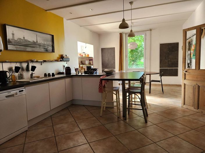 Image No.6-7 Bed House for sale