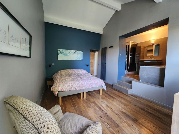 Image No.7-7 Bed House for sale