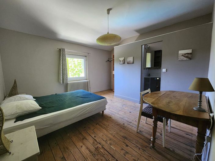 Image No.8-7 Bed House for sale