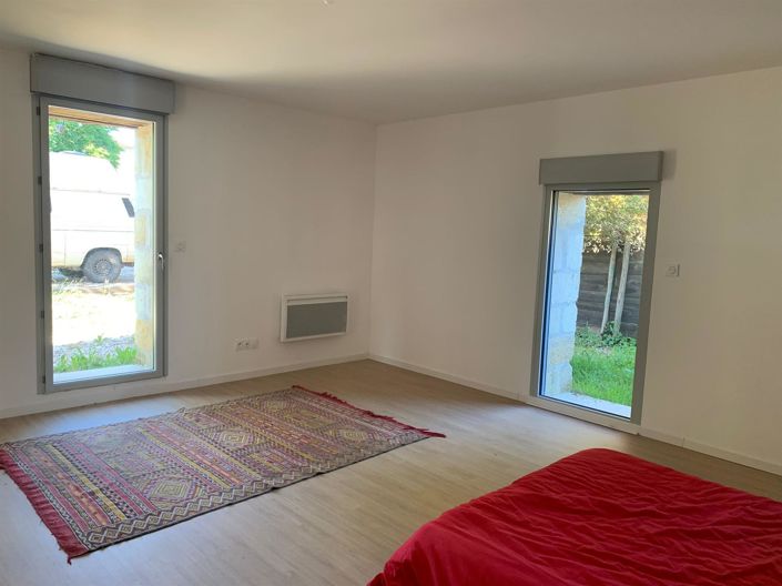 Image No.8-2 Bed House for sale