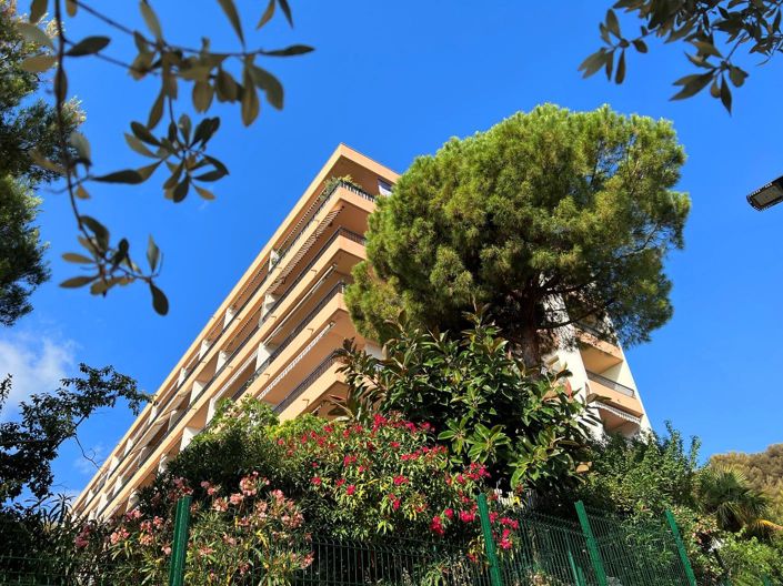 Image No.10-1 Bed Apartment for sale