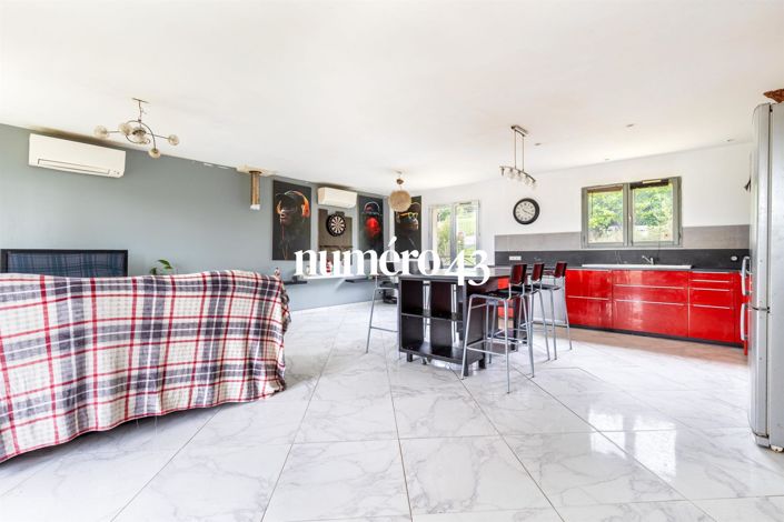 Image No.2-3 Bed House for sale