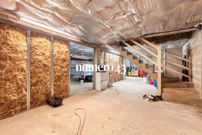 Image No.5-3 Bed House for sale