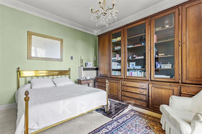 Image No.11-5 Bed House for sale