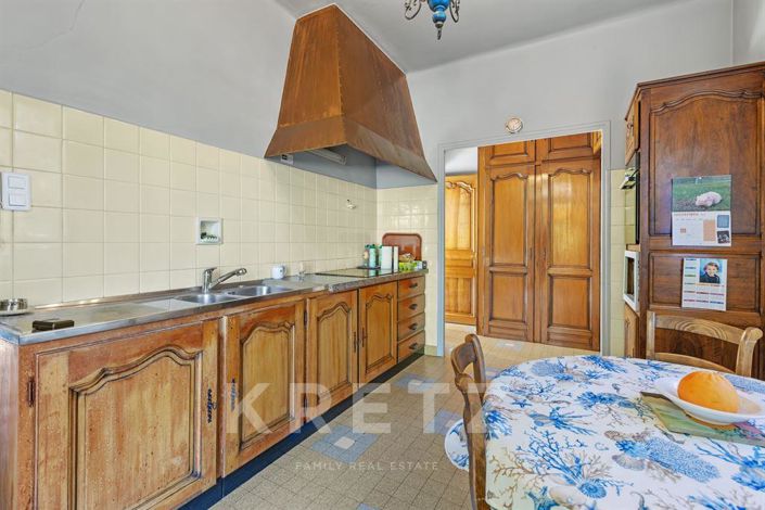 Image No.7-5 Bed House for sale