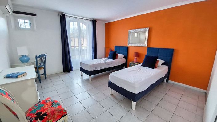 Image No.12-4 Bed House for sale