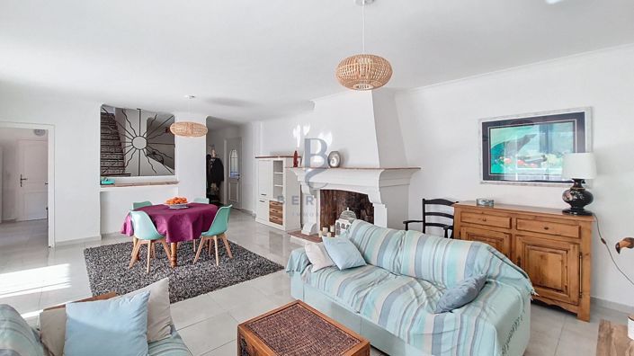 Image No.4-4 Bed House for sale