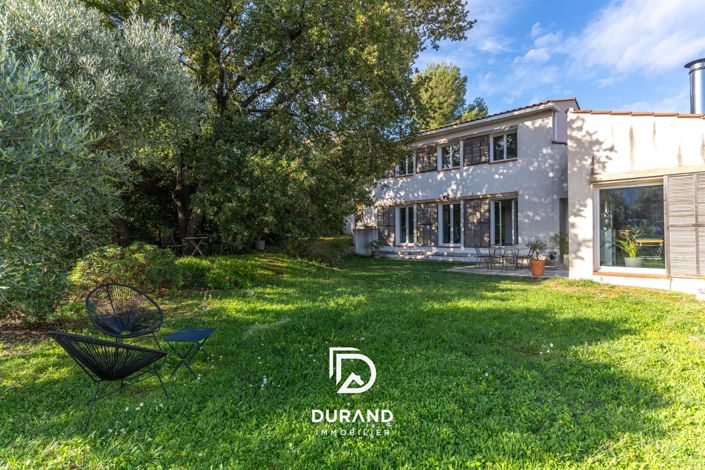 Image No.2-4 Bed House for sale