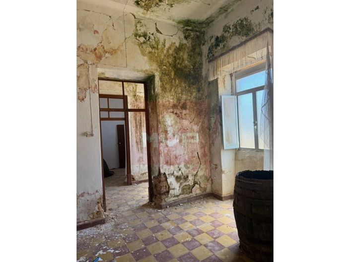 Image No.10-4 Bed House for sale