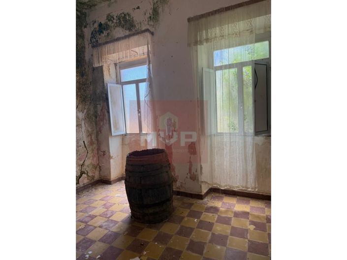 Image No.11-3 Bed House for sale