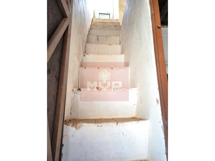 Image No.20-4 Bed House for sale