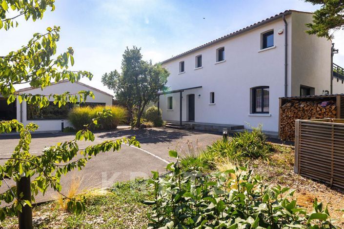 Image No.14-4 Bed House for sale