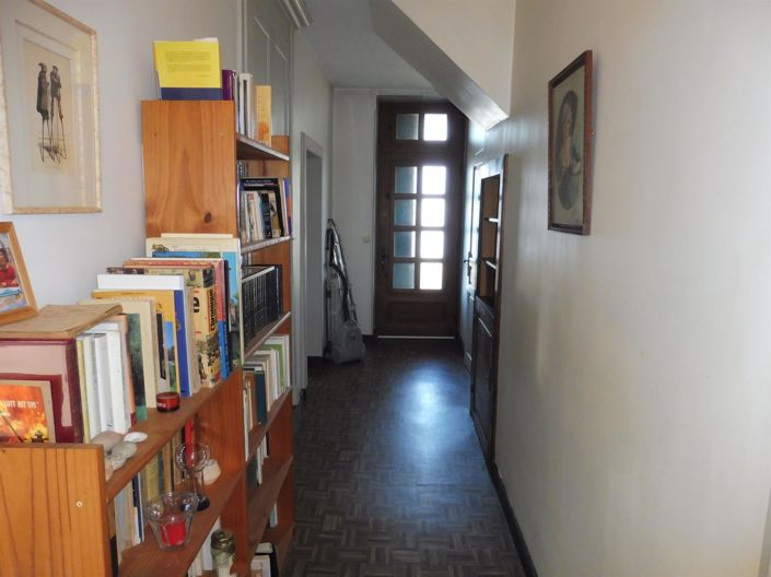 Image No.18-5 Bed House for sale