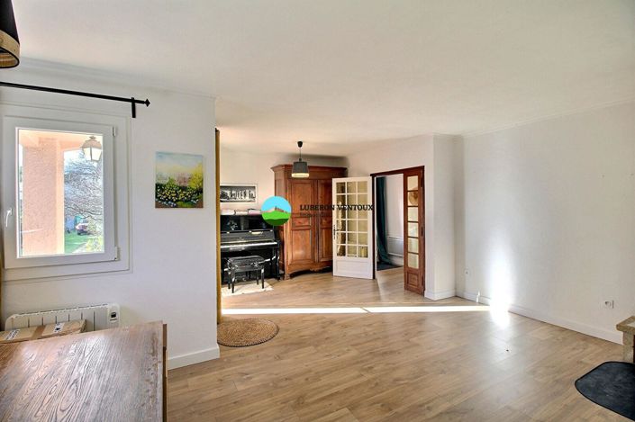 Image No.2-4 Bed House for sale