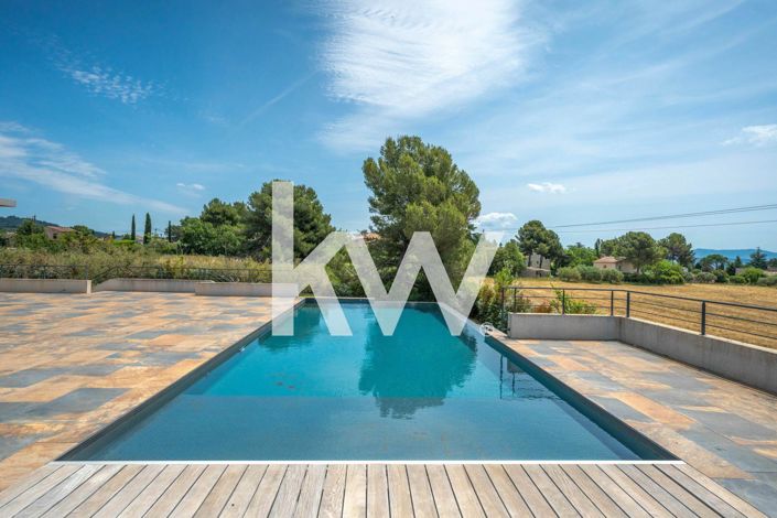 Image No.13-5 Bed Property for sale