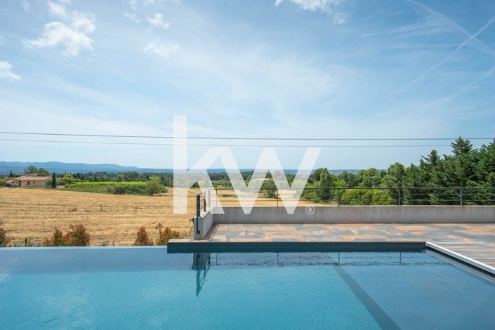 Image No.14-5 Bed Property for sale