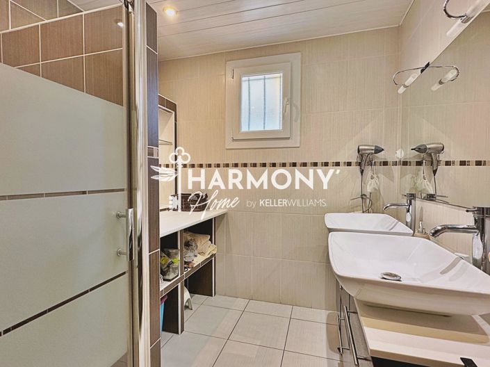 Image No.8-4 Bed House for sale